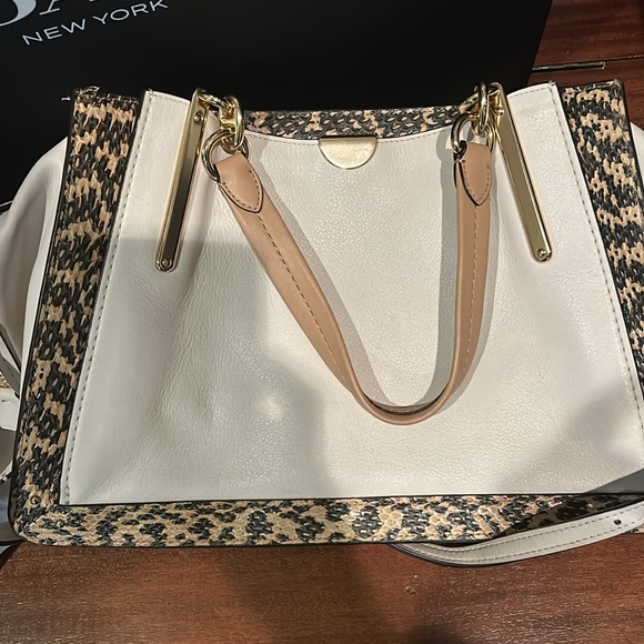 COACH Leather Dreamer Bag worn once excellent condition slight marks on inside - Picture 4 of 8